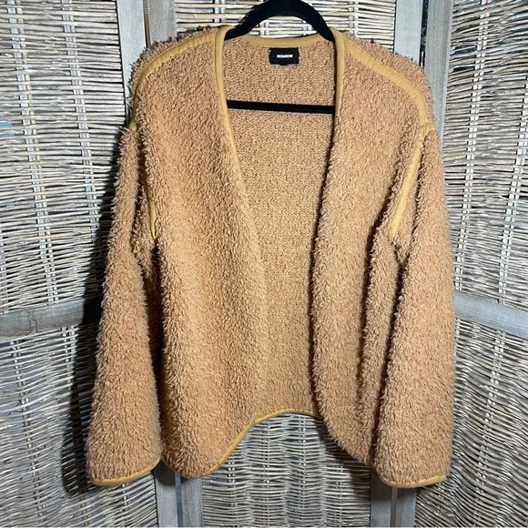 Monrow Wool Camel Teddy Jacket - size S - Picture 11 of 11